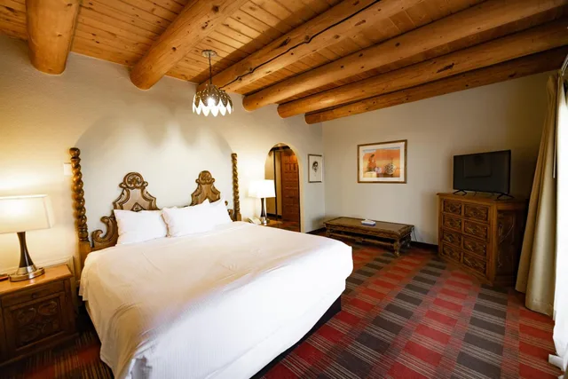 جناح ديلوكس بسرير كينج وسرير كوين، Sagebrush Inn Suites 3/5