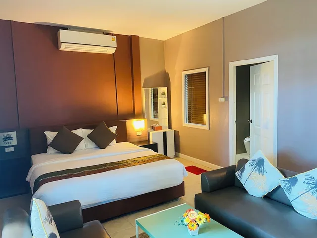 Deluxe, Pavilion, King Bed, Front View, Bella Vista Beach Resort Koh Lipe 5/10