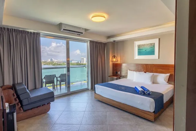 Standard, King Bed, Lagoon View، Ocean Dream BPR 1/10