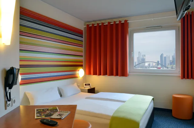 غرفة قياسية بسرير مزدوج، B&B Hotel Frankfurt Niederrad 1/1