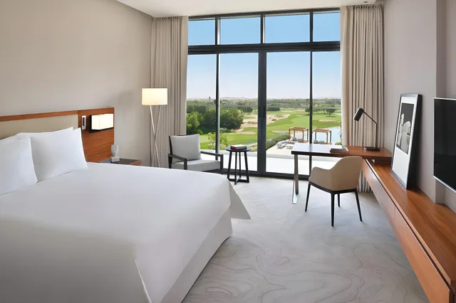 Grand, Executive, Suite, Golf Course View، Vida Emirates Hills 1/2