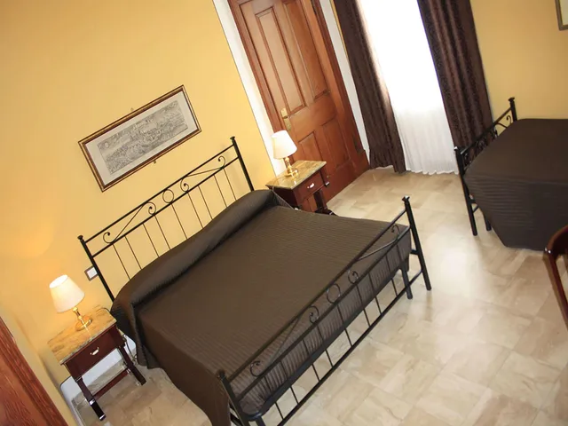 غرفة ثلاثية بحمام خاص، Hotel Pisa Tower 1/5