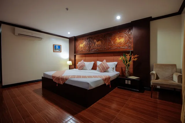 Deluxe, South Wing, Paradise Garden Resort Hotel and Convention Center 2/3