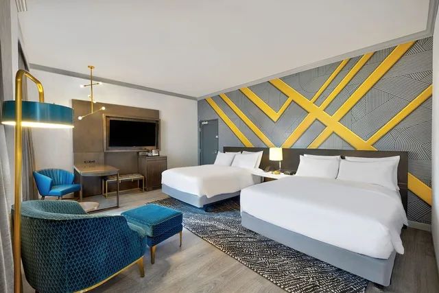 غرفة بسريرين كوين لذوي الإعاقة، Le Meridien St Louis Downtown 1/3