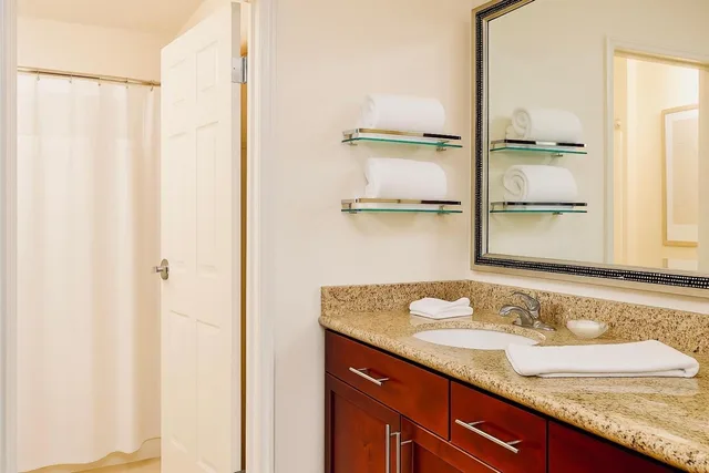 Efficiency, Suite, 2 King Beds، MainStay Suites Appleton Airport - Fox River Mall Area 2/2
