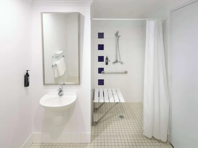 غرفة قياسية بسرير كوين لذوي الإعاقة، Mercure Sydney Manly Warringah 6/6