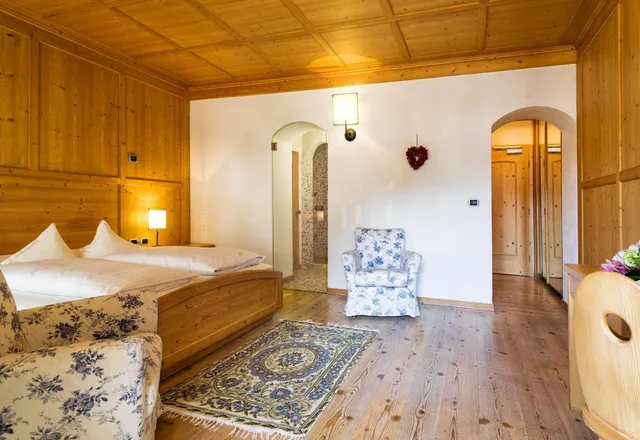 جناح جونيور، Leading Relax Hotel Maria 6/10