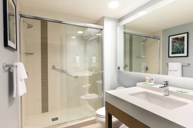 Room, 2 Queen Beds, Sofa, Accessible, Hyatt Place Charleston - Historic District 6/8