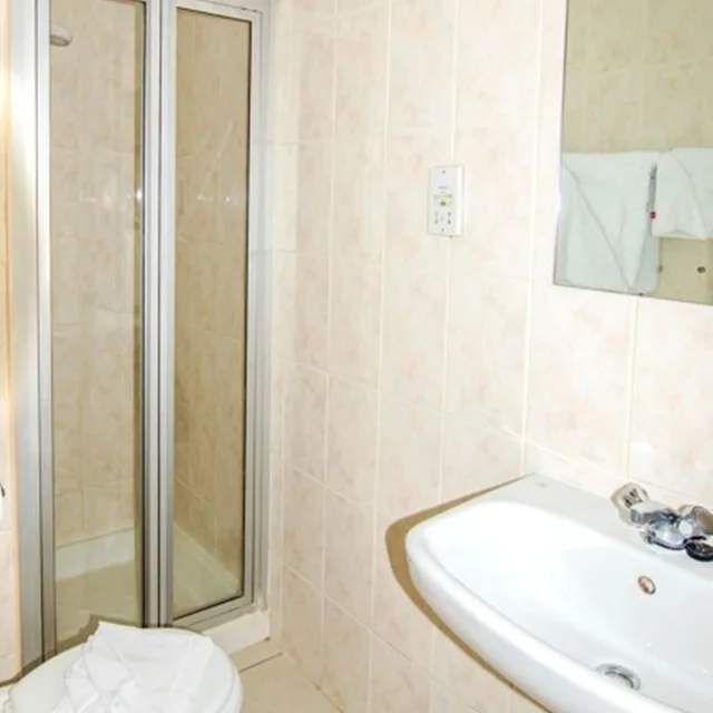 غرفة مفردة، Brunel Hotel 3/14