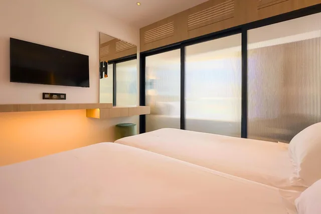غرفة سوبيريور عائلية بسرير فردي بإطلالة على البحر، Cavo Maris Beach Hotel 5/10