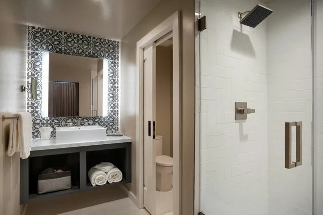 Signature, Courtyard, King Bed, Downtown View، Paso Robles Inn 3/3