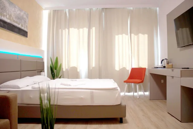 جناح، Isar City Hotel 1/2