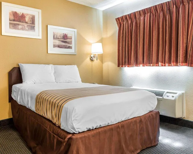 Efficiency, Double Bed، Suburban Studios Kennesaw Marietta North 1/1