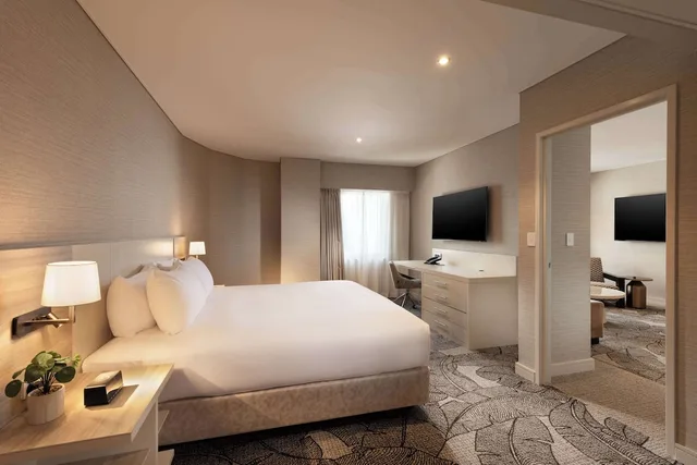 جناح بسرير كينج بإطلالة على البحر بغرفة نوم واحدة، Hilton Darwin 3/5