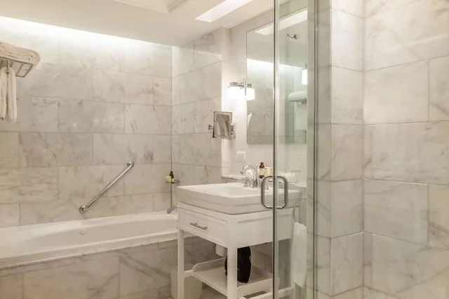2 Bedrooms, Vanderbilt, Suite, Ocean Front، Condado Vanderbilt Hotel 1/1