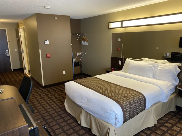 غرفة قياسية بسرير كوين لذوي الإعاقة، Microtel Inn Suites By Wyndham Timmins 6/10
