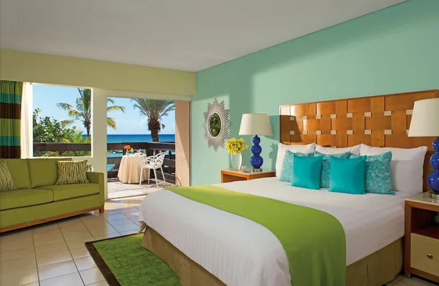 غرفة ديلوكس بسرير كينج بإطلالة على الحديقة، Sunscape Curacao Resort, Spa & Casino - All Inclusive 1/1