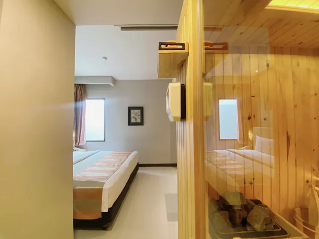 Executive, Sauna، Verse Lite Hotel Gajah Mada 4/4