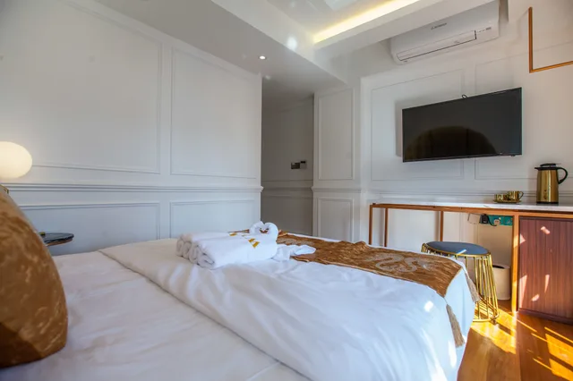 Premium, Queen Bed, White Mansion Hotel 4/6