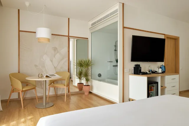 The Level, Junior Suite, Melia Jardines Del Teide 2/5