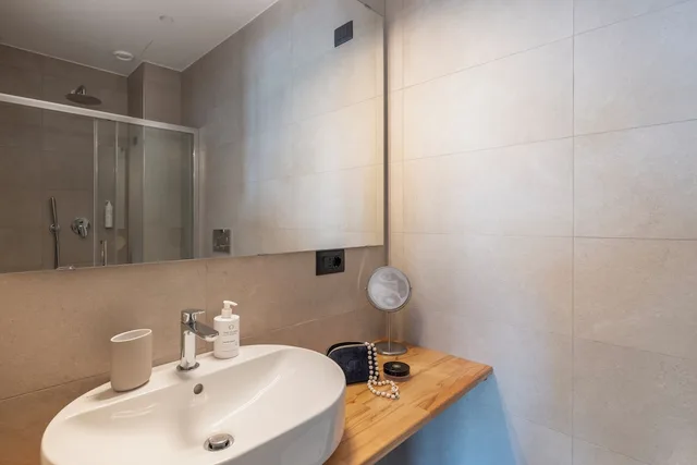 استوديو كومفورت بسرير كوين بإطلالة على المسبح بشرفة، Residence Villa Giardini 6/7