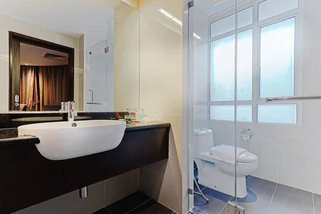 جناح، Hotel Sixty3 6/7
