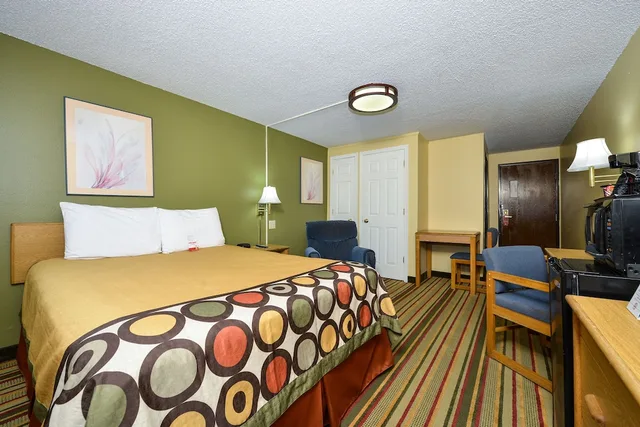 غرفة قياسية بسرير كوين، Super 8 by Wyndham Minot Airport 2/10