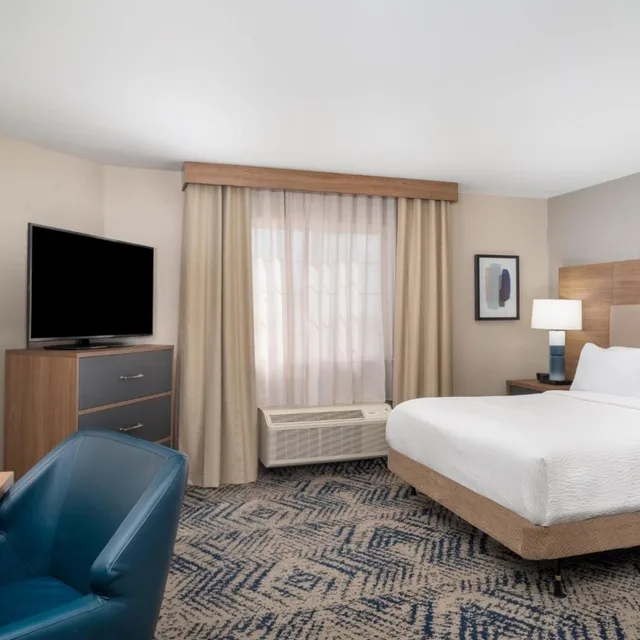 جناح استوديو بسرير كوين بحوض استحمام لذوي الإعاقة، Candlewood Suites El Paso 1/4
