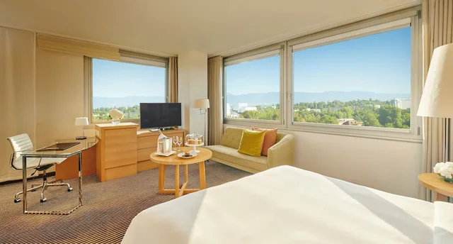 جناح جونيور بسرير كينج، INTERCONTINENTAL GENEVA 1/5