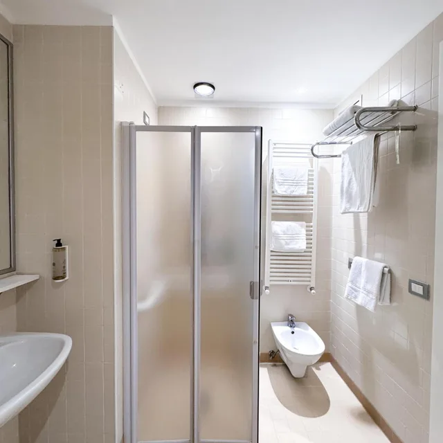 غرفة اقتصادية بسرير مزدوج أو سريرين منفصلين، Hotel Rosanna 3 Stelle Superior 6/10