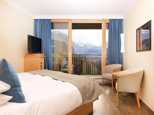 غرفة بسريرين منفصلين بإطلالة على الجبل بشرفة، Beausite Park Hotel 2/6