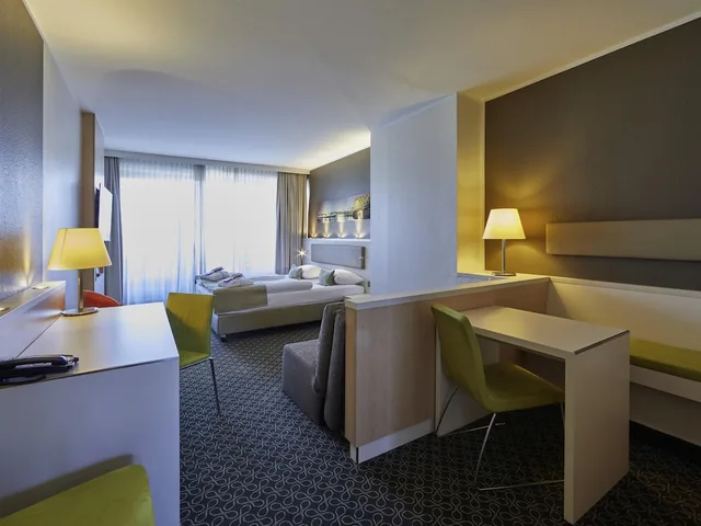 غرفة بريفيليج بسرير كينج بشرفة، Mercure Severinshof Koeln City Hotel 6/10
