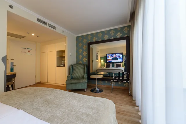 Deluxe Plus Double Room، La Prima Fashion Hotel Budapest 7/9