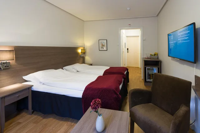 غرفة قياسية بسرير مزدوج، Fru Haugans Hotel 5/9