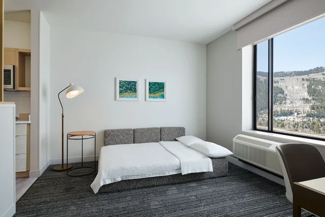 استوديو بسرير كينج بإطلالة على الجبل مع أريكة، TownePlace Suites by Marriott Avon Vail Valley 1/4