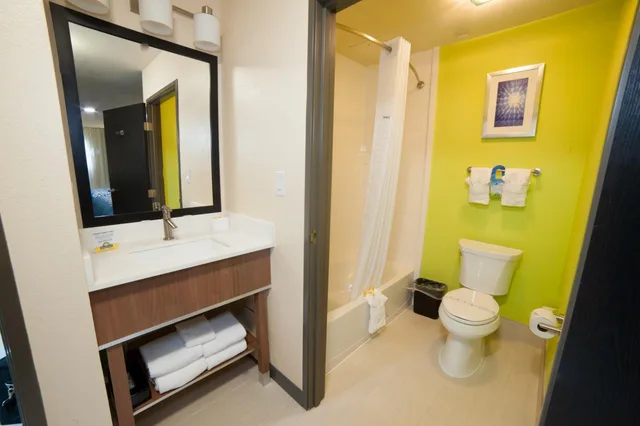 جناح استوديو بسرير كينج، Arya Inn & Suites Farmers Branch 4/7