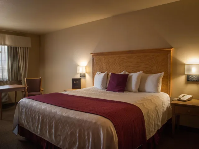 غرفة، Best Western Plus Caldwell Inn & Suites 4/8