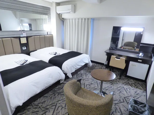 غرفة بسريرين منفصلين للمدخنين، APA Hotel Takamatsu Kawaramachi 1/3