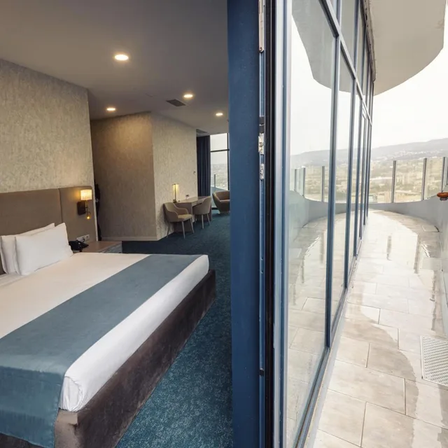 جناح تنفيذي، Meta Business Hotel 7/10