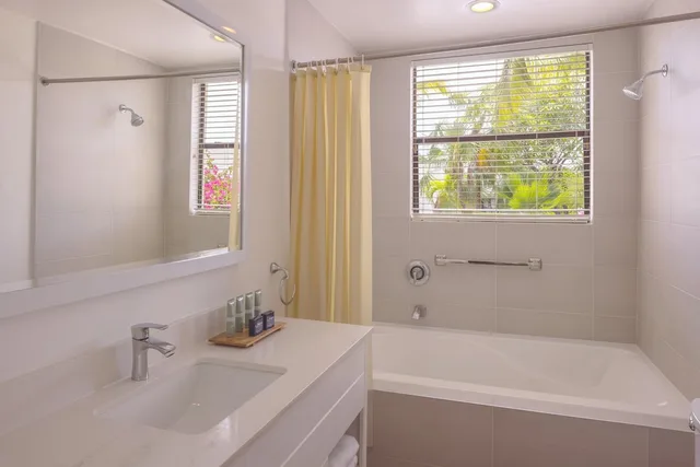 فيلا بسرير كينج وسريرين منفصلين بغرفتي نوم مع أريكة، St. James’s Club Resort & Villas 7/7