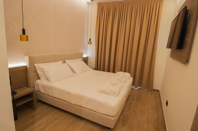غرفة كلاسيكية بسرير كوين، Hotel Vinci 1/2