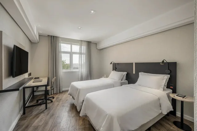 Standard, Single, Twin Beds, Intercity Aeroporto Porto Alegre 1/2