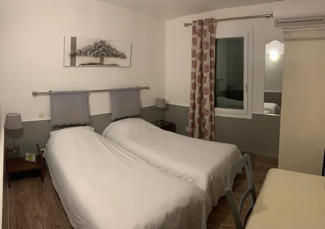 غرفة قياسية بسرير مزدوج، Auberge Cigaloise 4/5