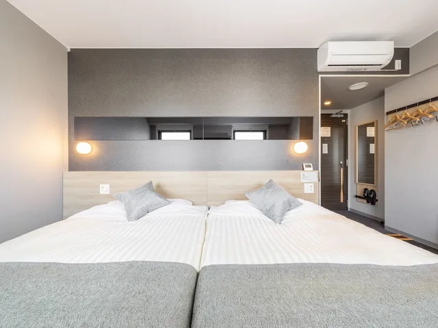 Hollywood, Twin Beds, Super Hotel Premier Kanazawaeki Higashiguchi 1/3