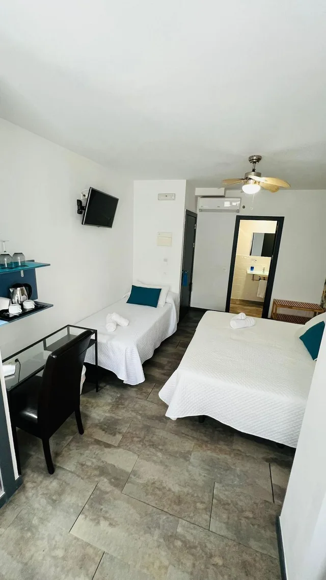 غرفة قياسية ثلاثية، Bajondillo Beach Cozy Inns - Adults Only 3/4