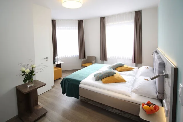Comfort, Queen Bed, City-Hotel-Bremerhaven 1/3