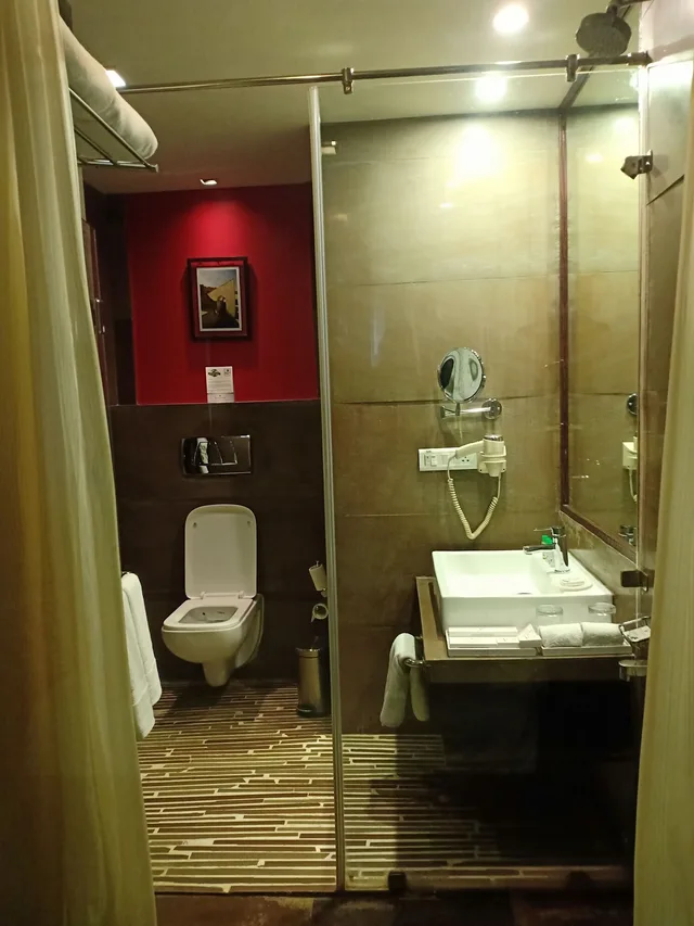 غرفة بسريرين منفصلين للمدخنين، Ramada by Wyndham Ajmer 9/9