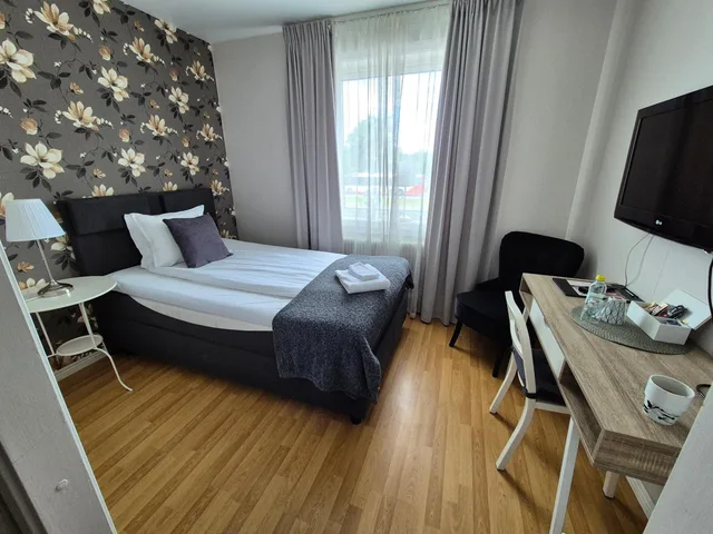 غرفة عائلية بسرير مزدوج، Smålandsstenar Hotell 1/10