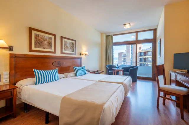 Superior, Double Bed, Lateral Side Sea View, Leonardo Hotel Torremolinos Costa del Sol 1/2