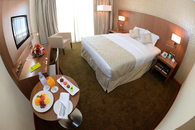 غرفة بسرير كوين بشرفة، Treffen House Doha next to Msheireb Metro Station and Souq Waqif 2/5